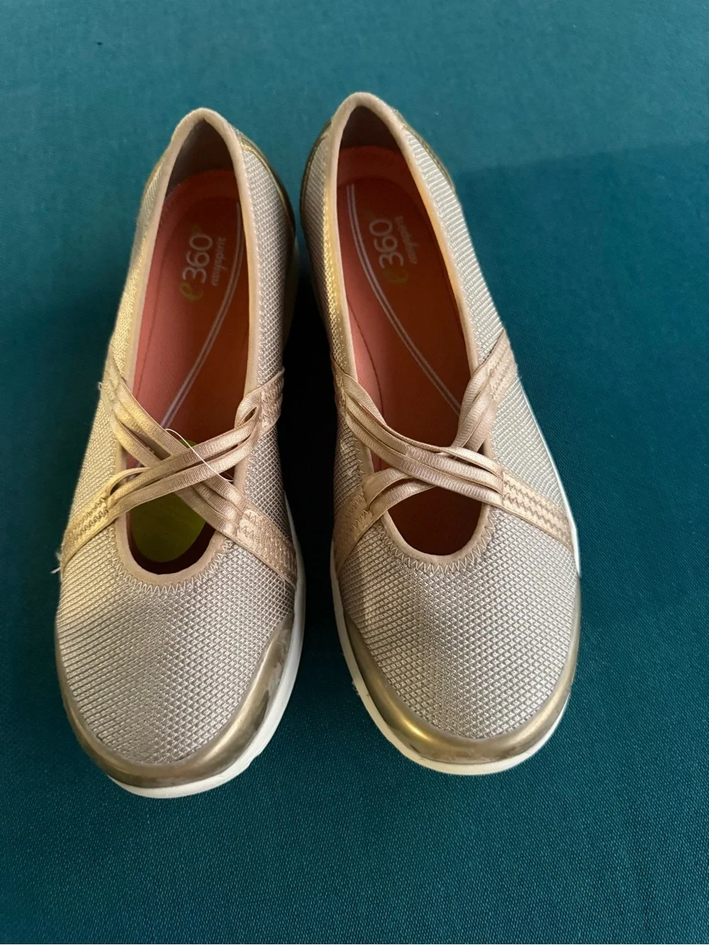 Easy Spirit e360 Metallic Champagne Slip-On Ballet Flats bring you size 9.5